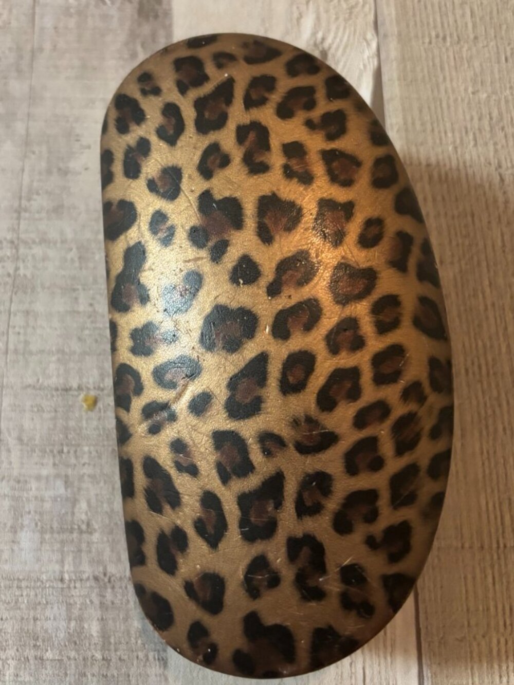GUESS Leopard Print Eyewear Case in Brown and Black with Gold Logo - Picture 4 of 4